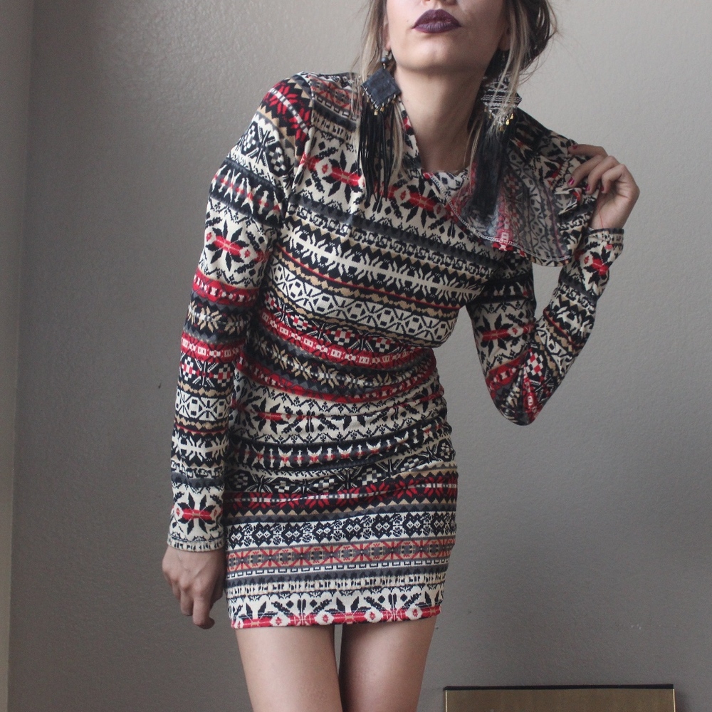 Cute abstract printed hooded Sweater NWT